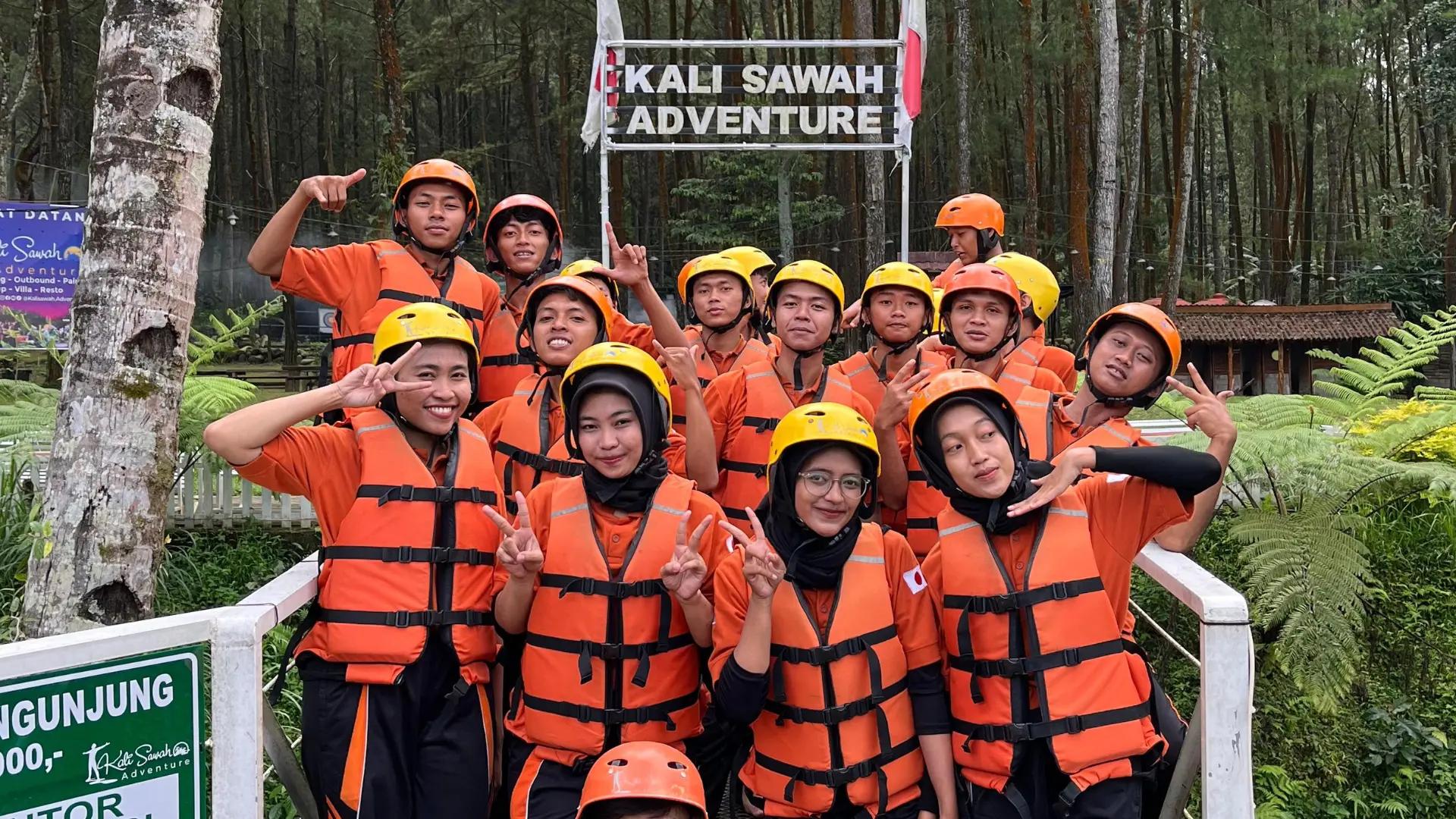 Refreshing & Kebersamaan CPMI Angkatan 21 di Kalisawah Adventure Banyuwangi